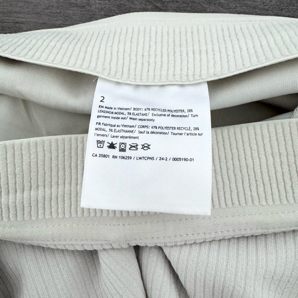 Lululemon Bone SoftStreme Ribbed Shorts - Picture 3 of 5